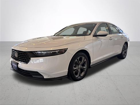 Used 2023 Honda Accord EX image 2