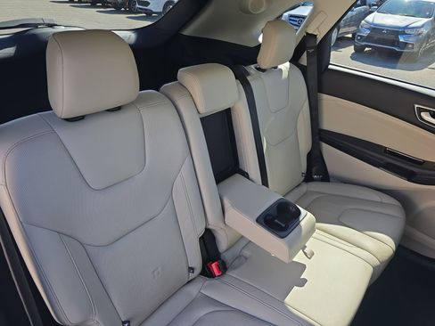 Used 2018 Ford Edge Titanium w/ Equipment Group 302A image 11