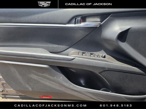 Used 2023 Toyota Camry SE FWD image 13