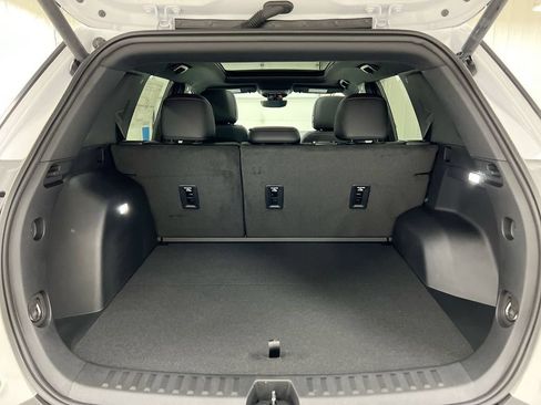 Used 2025 Chevrolet Equinox RS w/ Safety and Technology Package AWD/4WD image 25