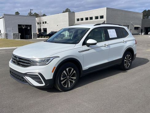 Used 2024 Volkswagen Tiguan S image 3