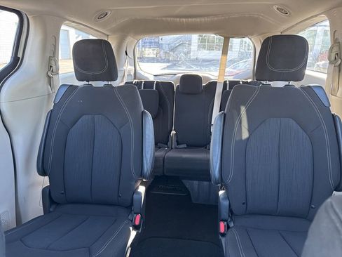 Used 2023 Chrysler Voyager LX FWD image 30