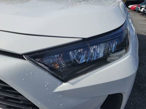 Used 2022 Toyota RAV4 LE image 16