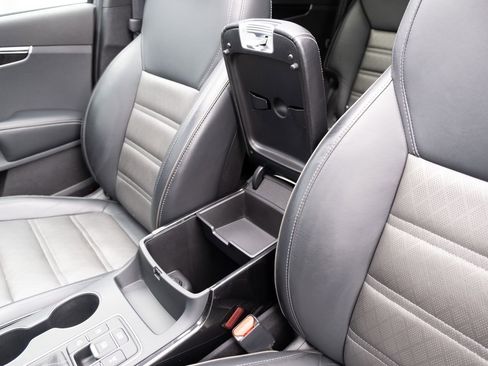 Used 2017 Kia Sorento SX image 10