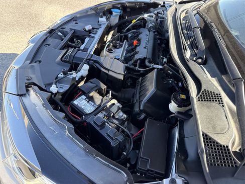 Used 2021 Honda HR-V LX image 36