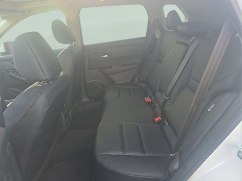 Used 2025 Nissan Rogue SV w/ SV Premium Package FWD image 6