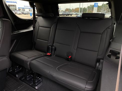 Used 2025 GMC Yukon Denali w/ Denali Reserve Package image 33