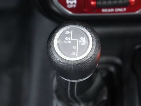 Used 2024 Jeep Wrangler Unlimited AWD/4WD image 23