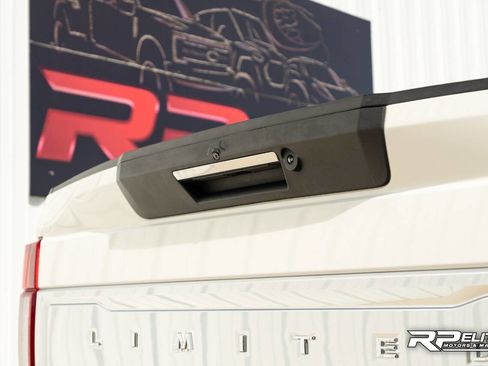 Used 2022 Ford F450 Limited w/ FX4 Off-Road Package image 46