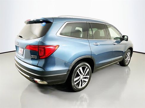 Used 2018 Honda Pilot Touring image 22