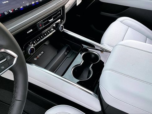 New 2026 Chevrolet Tahoe Premier AWD/4WD image 8