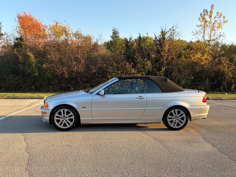 Used 2001 BMW 330Ci Convertible RWD image 2