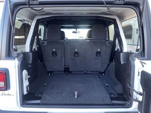 Used 2023 Jeep Wrangler Unlimited Sport image 25