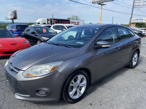 Used 2014 Ford Focus SE FWD image 1