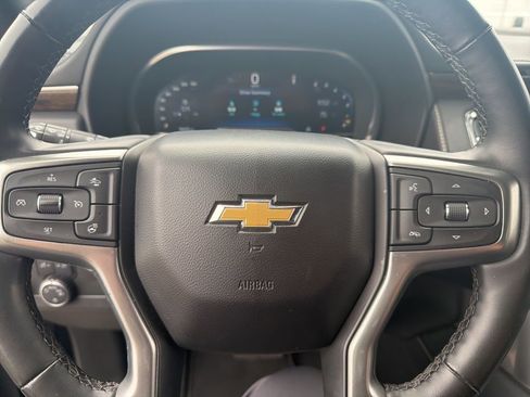 Used 2024 Chevrolet Suburban Premier RWD image 18