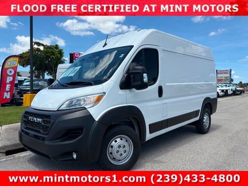 Used 2024 RAM ProMaster 1500 w/ Safety Group FWD image 4