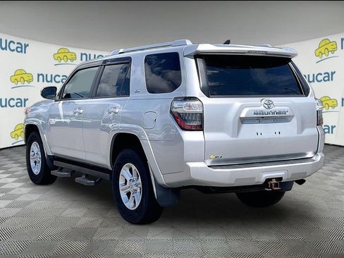 Used 2017 Toyota 4Runner SR5 AWD/4WD image 4