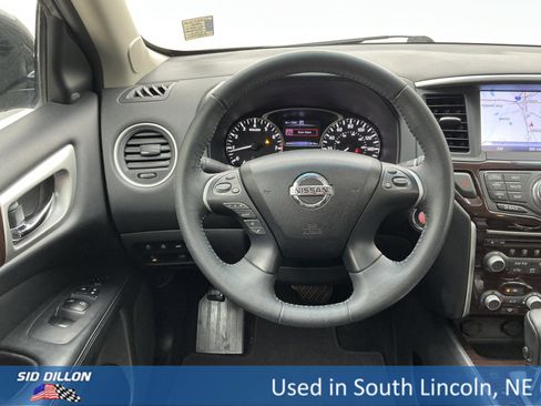 Used 2016 Nissan Pathfinder Platinum image 21