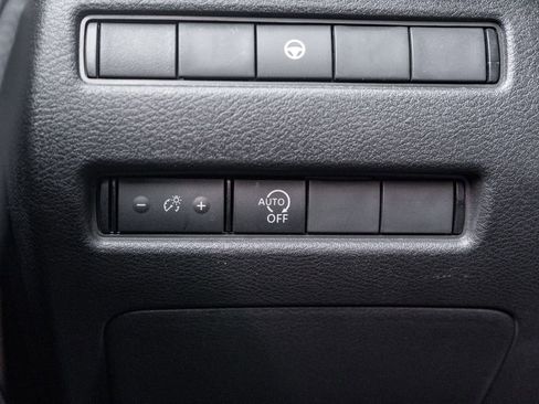 Used 2023 Nissan Rogue SV image 21