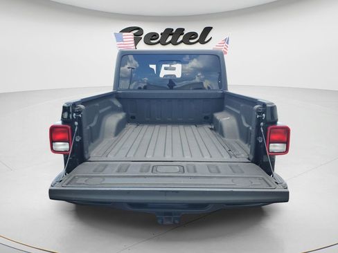 Used 2023 Jeep Gladiator Sport AWD/4WD image 12