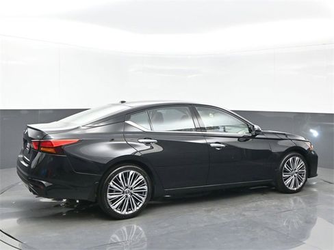 Certified 2025 Nissan Altima 2.5 SL image 6