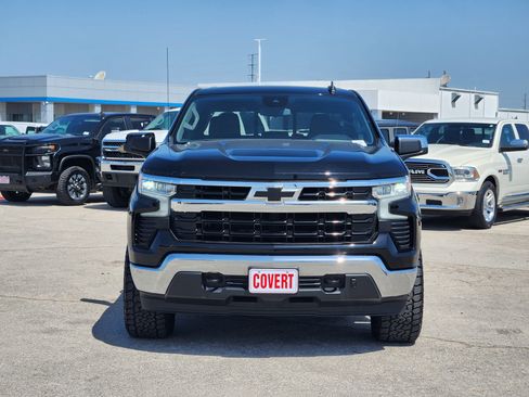 Used 2024 Chevrolet Silverado 1500 LT AWD/4WD image 2