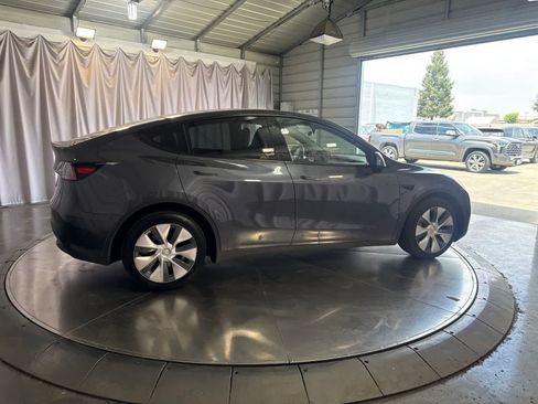 Used 2023 Tesla Model Y Long Range AWD/4WD image 4