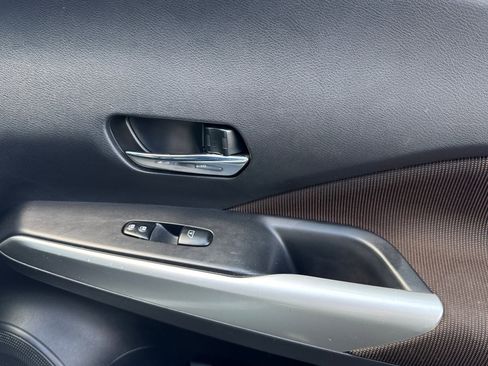 Used 2020 Nissan Kicks SR image 18