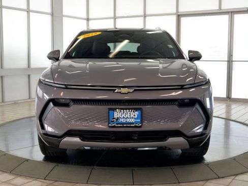 Used 2025 Chevrolet Equinox EV LT FWD image 3