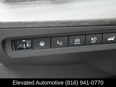 Used 2024 Nissan Ariya AWD image 14