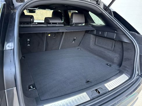 Certified 2023 Land Rover Range Rover Velar R-Dynamic S image 17