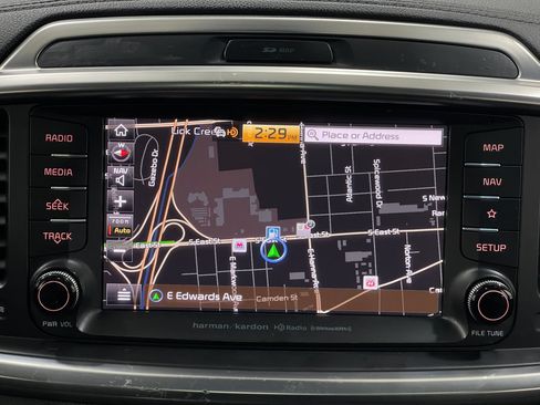 Used 2019 Kia Sorento SX FWD image 10