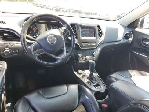 Used 2020 Jeep Cherokee Latitude Plus w/ Cold Weather Group AWD/4WD image 10