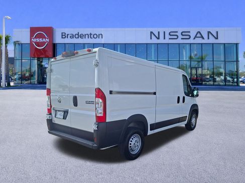 Used 2025 RAM ProMaster 2500 w/ Convenience Group FWD image 5