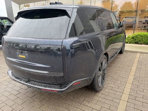 Used 2024 Land Rover Range Rover Long Wheelbase SE AWD/4WD image 5
