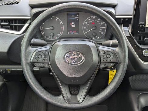 Used 2025 Toyota Corolla LE image 20