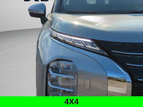 Used 2024 Mitsubishi Outlander SE image 10