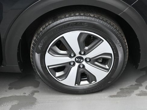 Used 2017 Kia Niro FE image 34