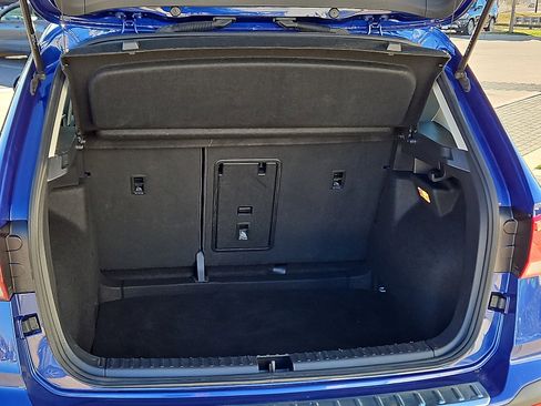 Certified 2023 Volkswagen Taos SE w/ Panoramic Sunroof Package image 6