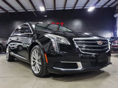 Used 2018 Cadillac XTS w/ Rear Seat Comfort Package image 6