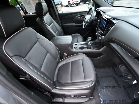 Used 2023 Chevrolet Traverse Premier w/ Redline Edition AWD/4WD image 23