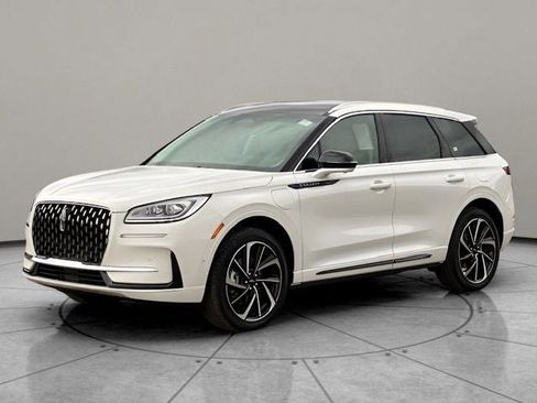 New 2026 Lincoln Corsair Grand Touring image 3