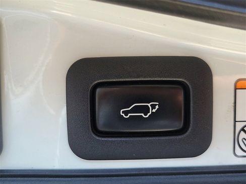 Used 2017 Lexus LX 570 4WD image 32