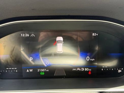 Used 2025 Volkswagen Jetta SE FWD image 14