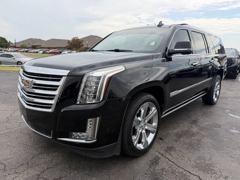 Used 2018 Cadillac Escalade ESV Platinum AWD/4WD image 10