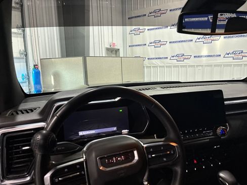 Used 2024 GMC Canyon Elevation w/ Elevation Premium Package AWD/4WD image 2