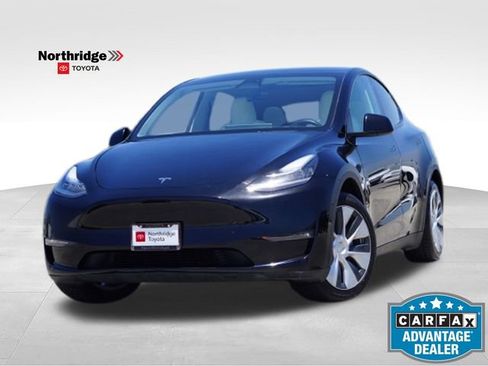 Used 2023 Tesla Model Y Long Range AWD/4WD image 1