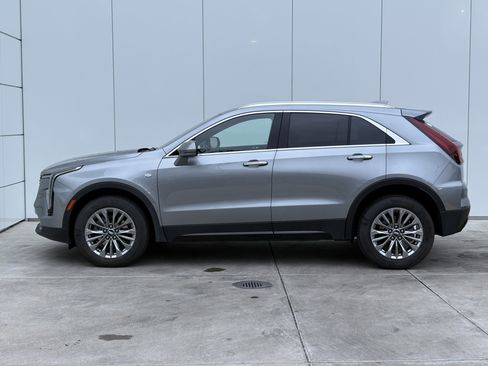 Used 2024 Cadillac XT4 Premium Luxury image 4