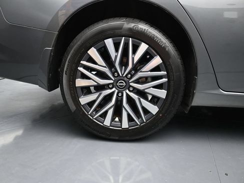 Certified 2023 Nissan Altima 2.5 SV w/ SV Premium Package AWD/4WD image 16