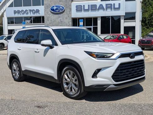 Used 2024 Toyota Grand Highlander FWD image 1